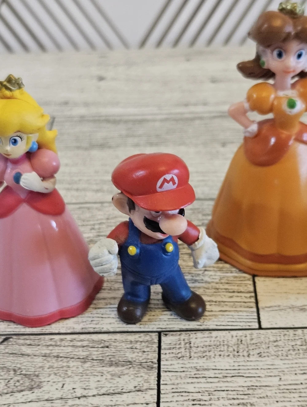 Nintendo Super Mario Figures Princess Peach Princess Daisy Mario Yoshi